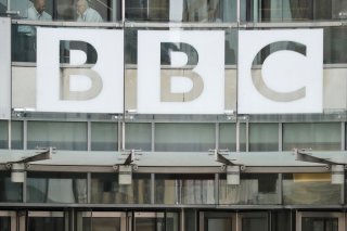 Les accusations contre Huw Edwards, présentateur-vedette de la BBC, tombent au compte-goutte depuis vendredi soir (archives).